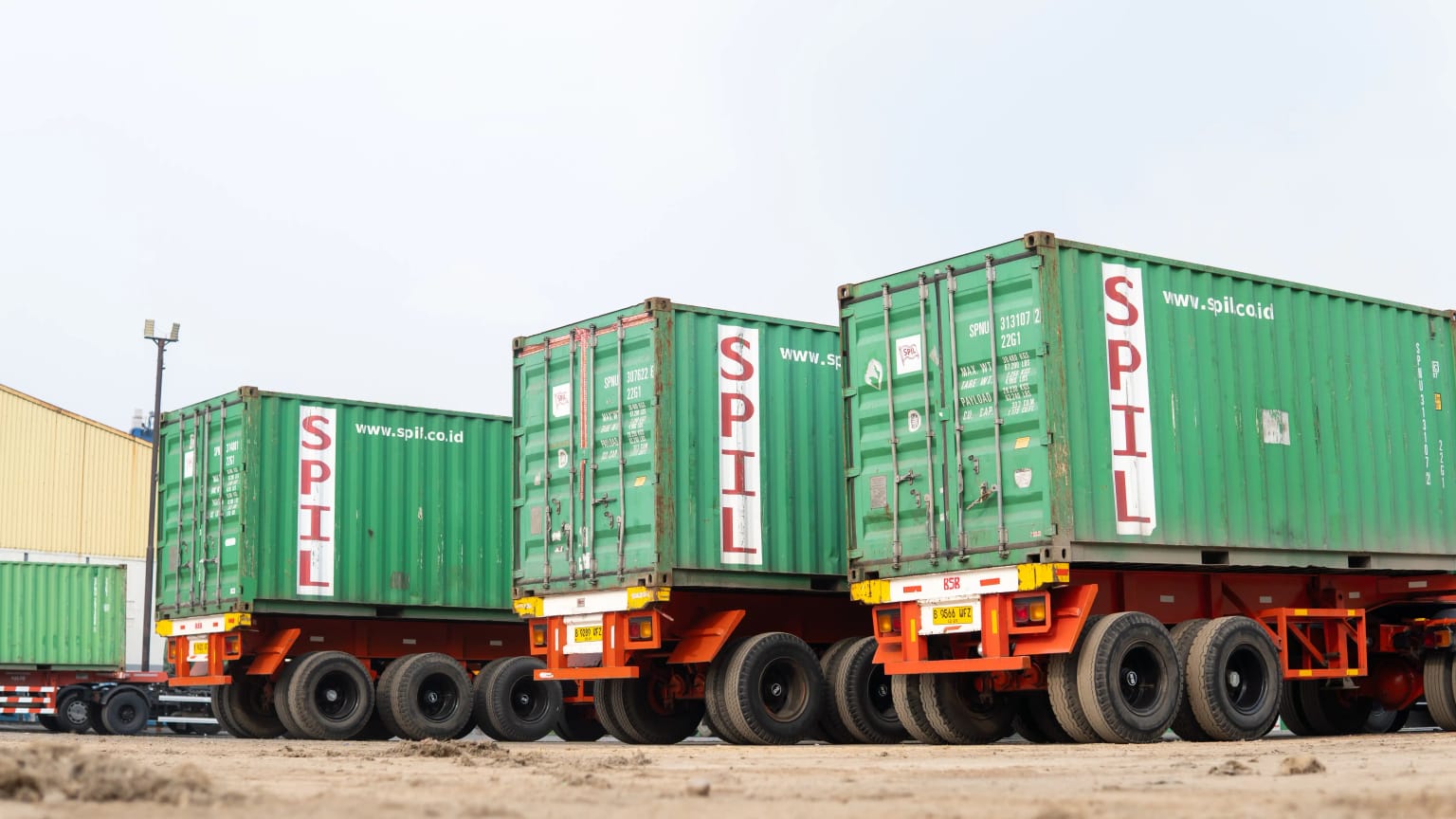 BSB Cargo truck rear view